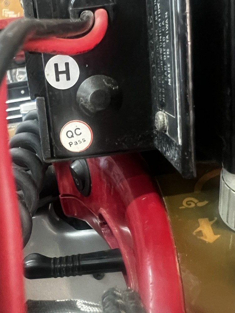 NEUTEC SM-1645L H W/ ORIGINAL MICROPHONE UNTESTED (. READ. ).