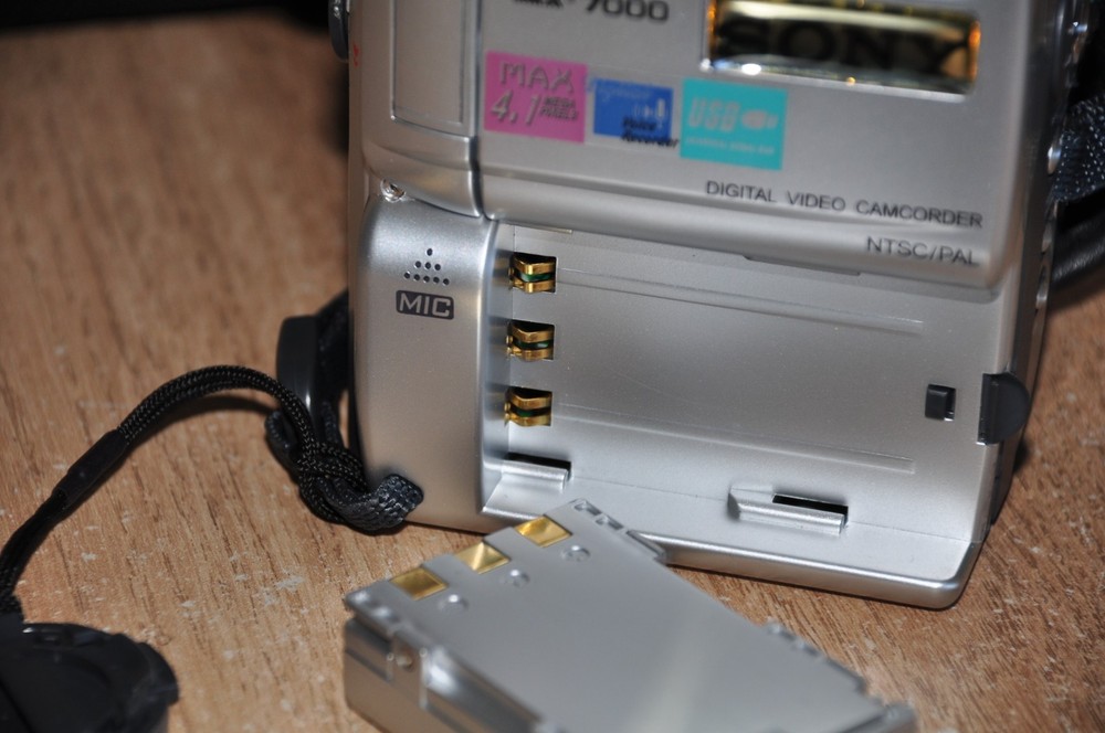 Sony MX7000 Digital Camcorder with USB Cable, Case & Accessories