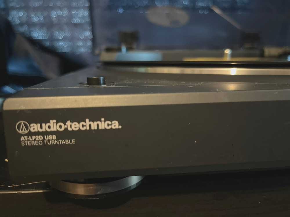 AUDIO TECHNICA AT-LP2D USB - Turntable Record Player - Tested Works Great!