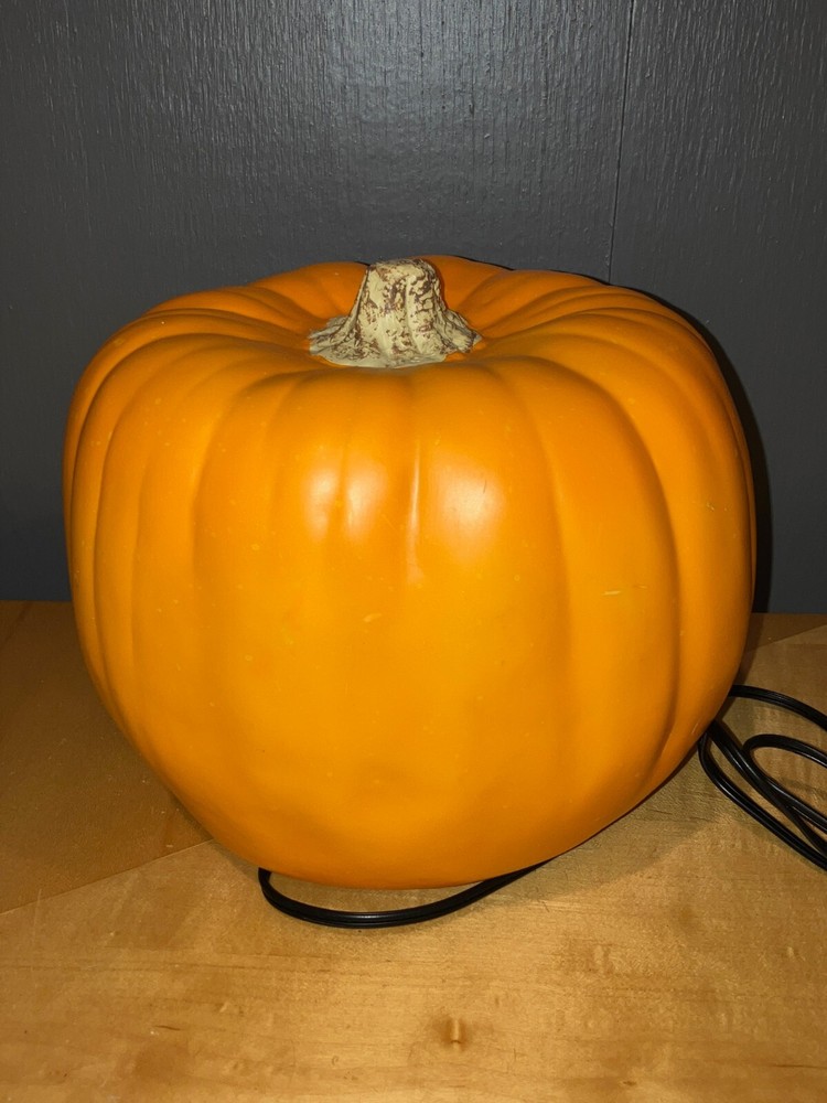 Vintage Hard Plastic Pumpkin "Boo"! Light