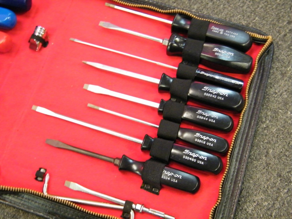 22pc Snap-on Black / Blue / Red Hard Handle Combination Screwdriver Set