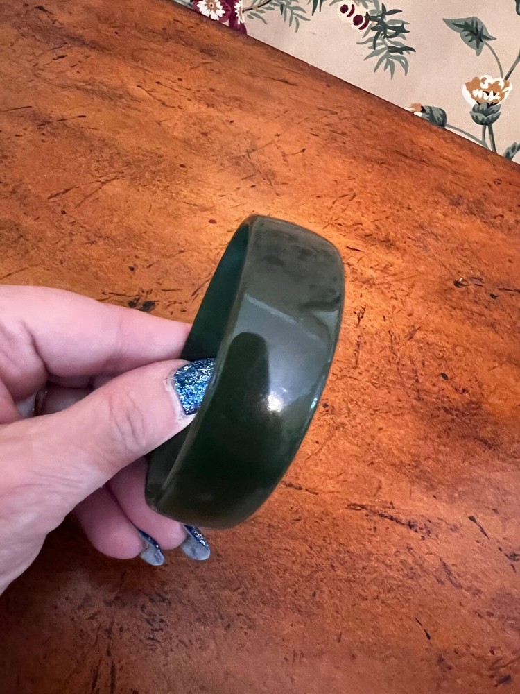 Vintage Green Oval Bangle Bracelet