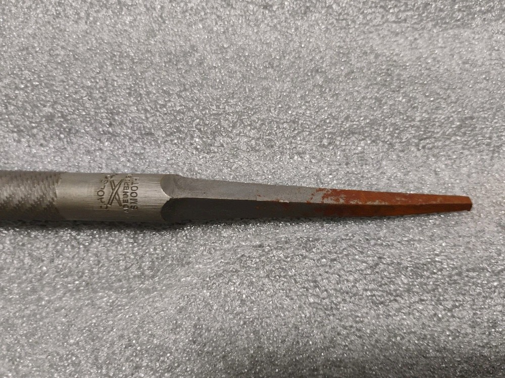Round 12" Smooth Cut File, American-Pattern Single Cut, Tang