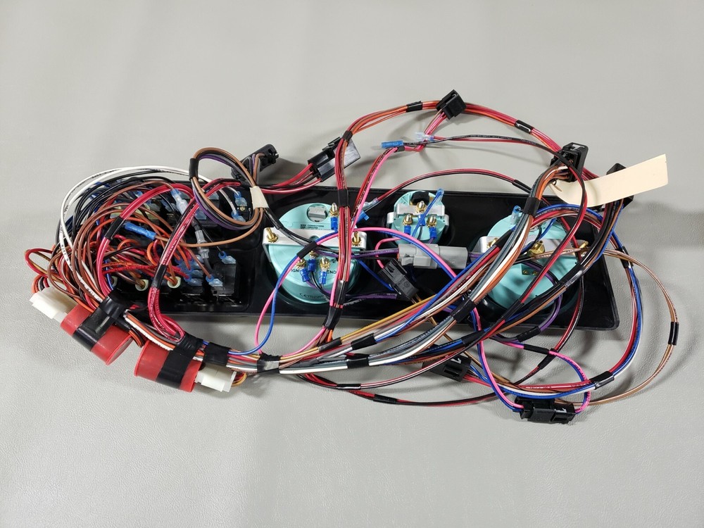 LUND BOATS 3 GAUGE PANEL