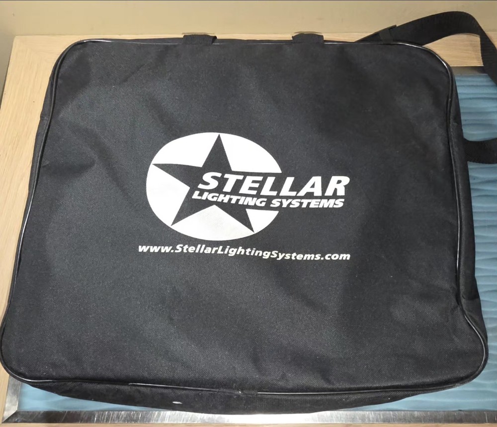 DIVA 18" Stellar Lighting Systems Fluorescent Ring Light CEL-R18C W/ Case