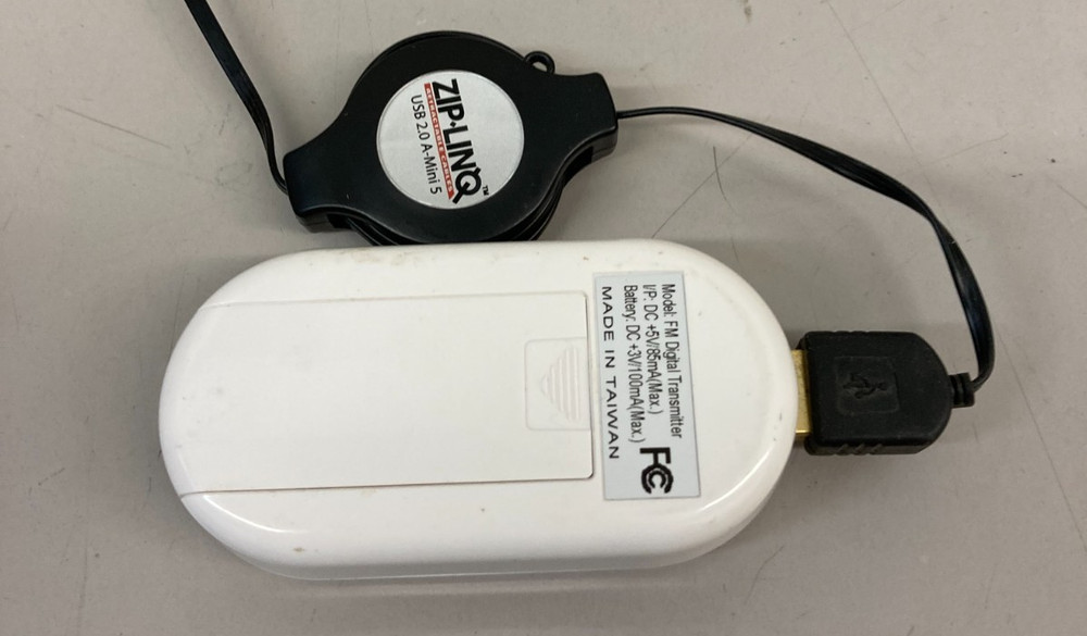 FM Digital Fm Transmitter with USB Input - No Headphones