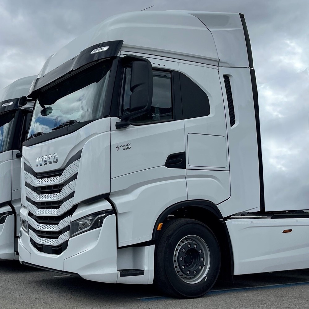 IVECO S WAY Step Tread Plate LH & RH