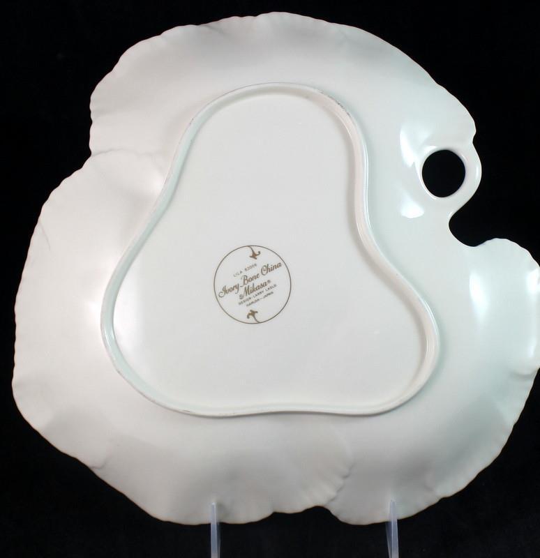 Mikasa Lila Leaf Dish B2006