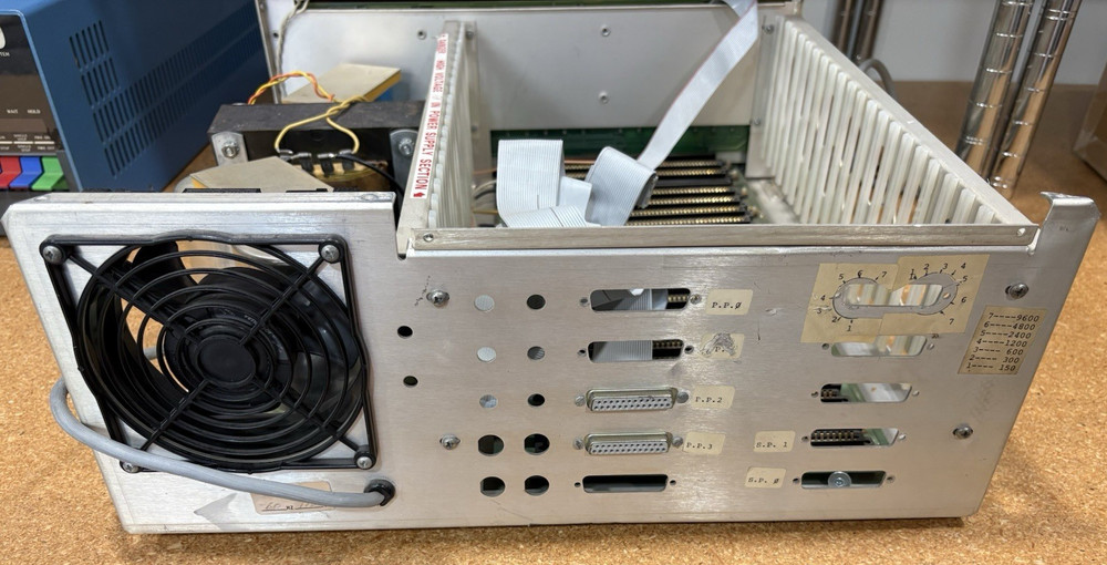 VINTAGE ORIGINAL IMSAI 8080 COMPUTER CASE **POWERS ON/NO TOP/NO BOARDS**