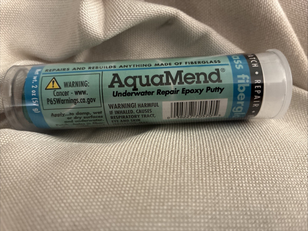AQUAMEND UNDERWATER EPOXY PUTTY 2 OZ