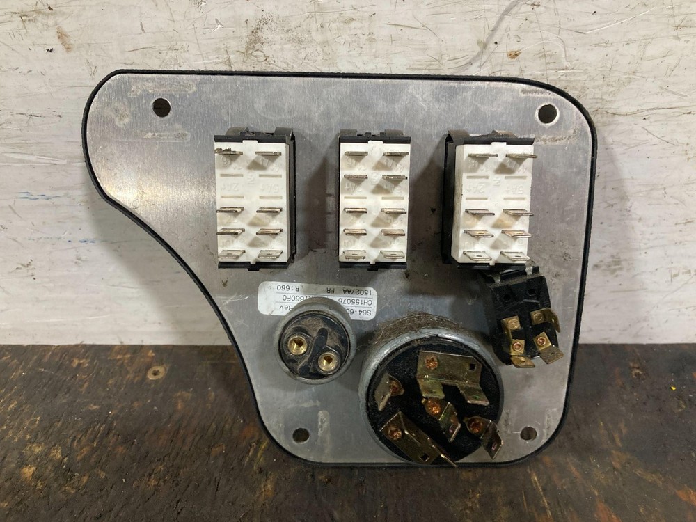 Peterbilt 587 IGNITION Dash Panel - Used