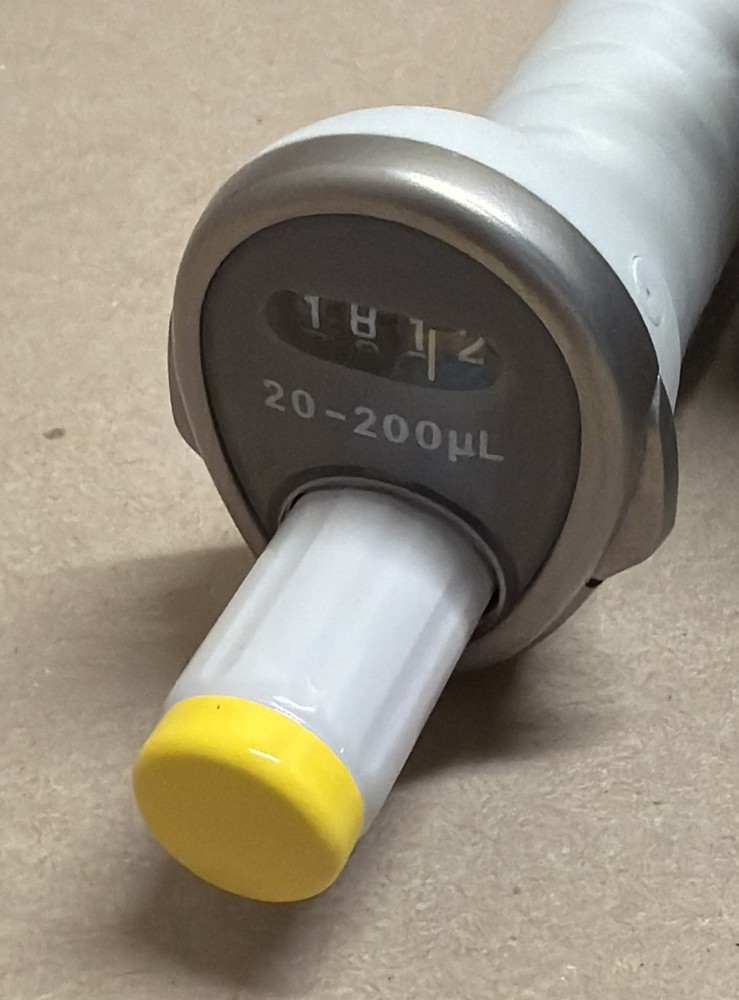 Eppendorf Reference 2 Manual Pipette Single 20-200 µL