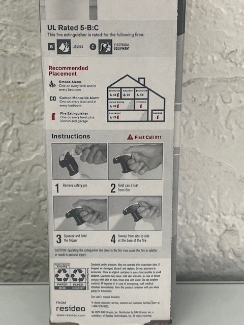 First Alert Kitchen Fire Extinguisher, Ideal For Kitchen Use - 1474144