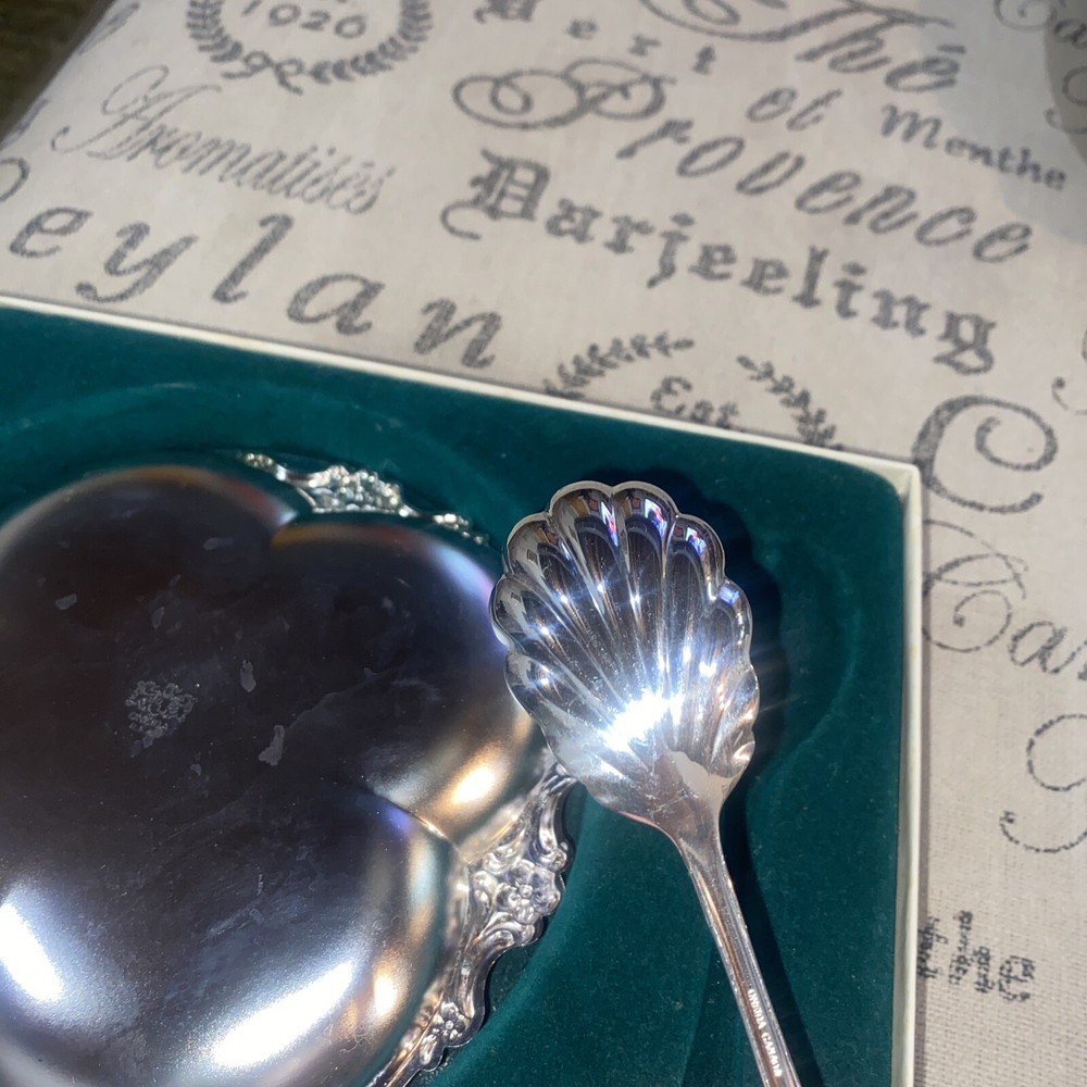 oneida silverplate 2-piece party set