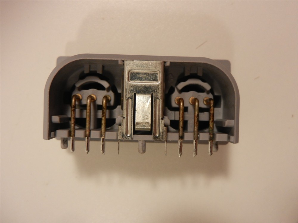 OEM Genuine N64 Nintendo 64 Replacement Console Left Controller Port L 1st & 2nd