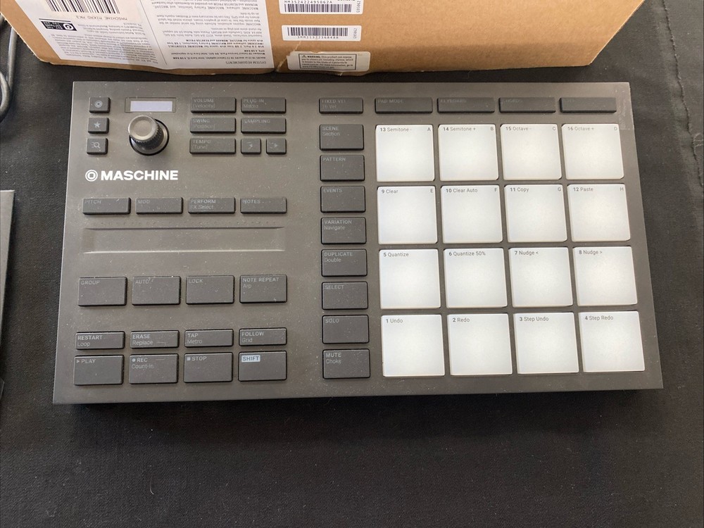 Native Instruments MASCHINE MIKRO MK3 Drum Controller USED
