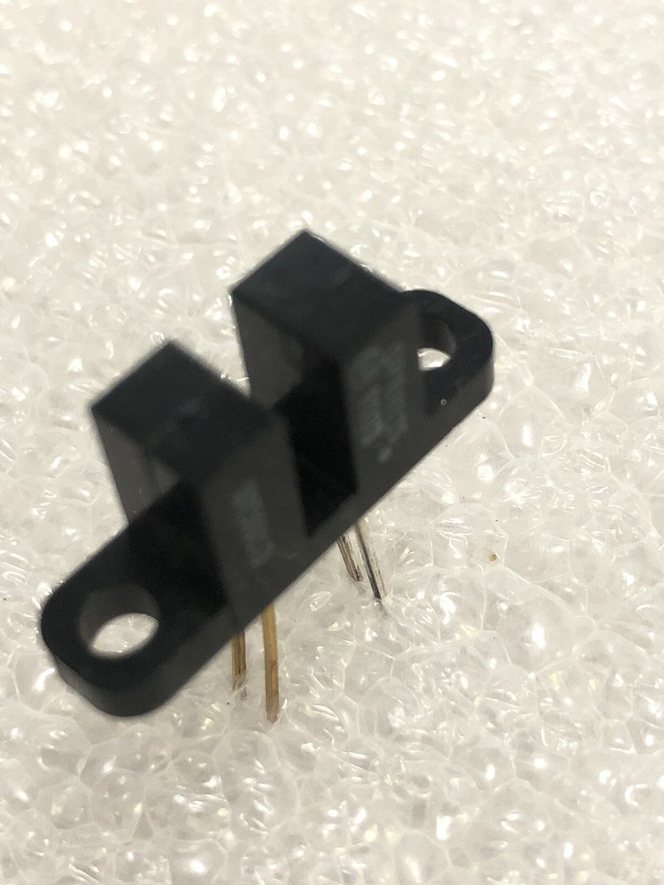 ( 1 Pc. ) OPTEK OPB813S High Resolution slotted Optical Switch, New !