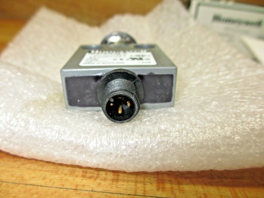 Honeywell 914CE28-Q *NEW* Micro Switch