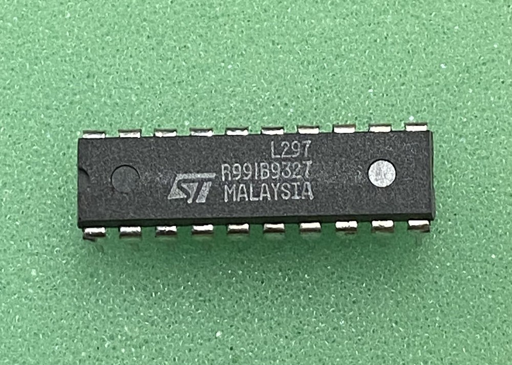 NEW ST L297 Stepper Motor Controller NOS