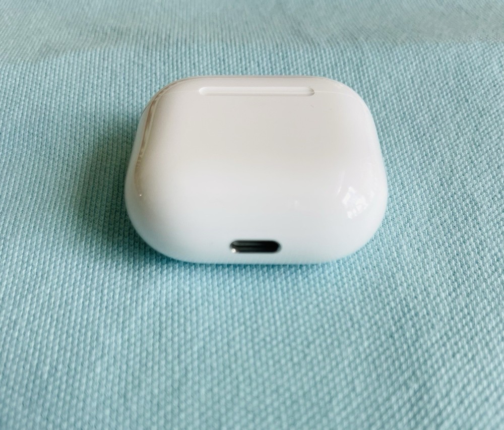 AirPods 4 2024 RIGHT AIRPOD MISSING