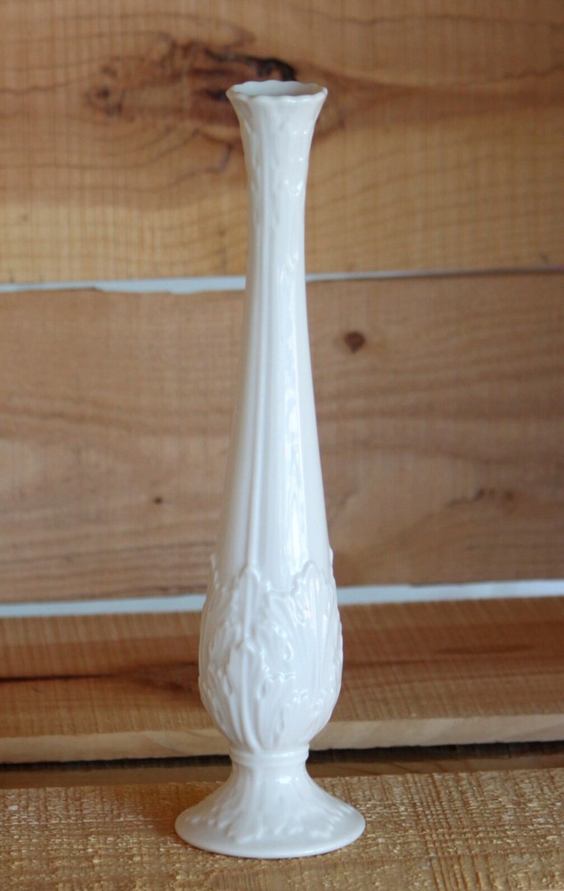 Woodland Pattern Leaf Embossed Tall Bud Vase