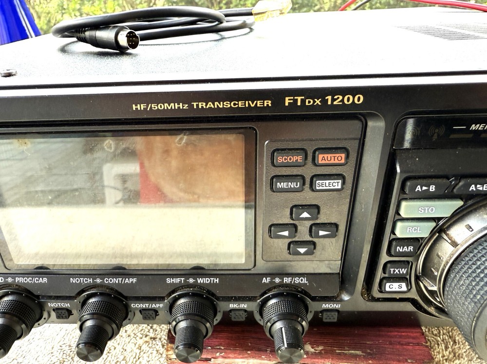 YAESU TRANSCEIVER MODEL FT DX 1200 - AS PICTURED