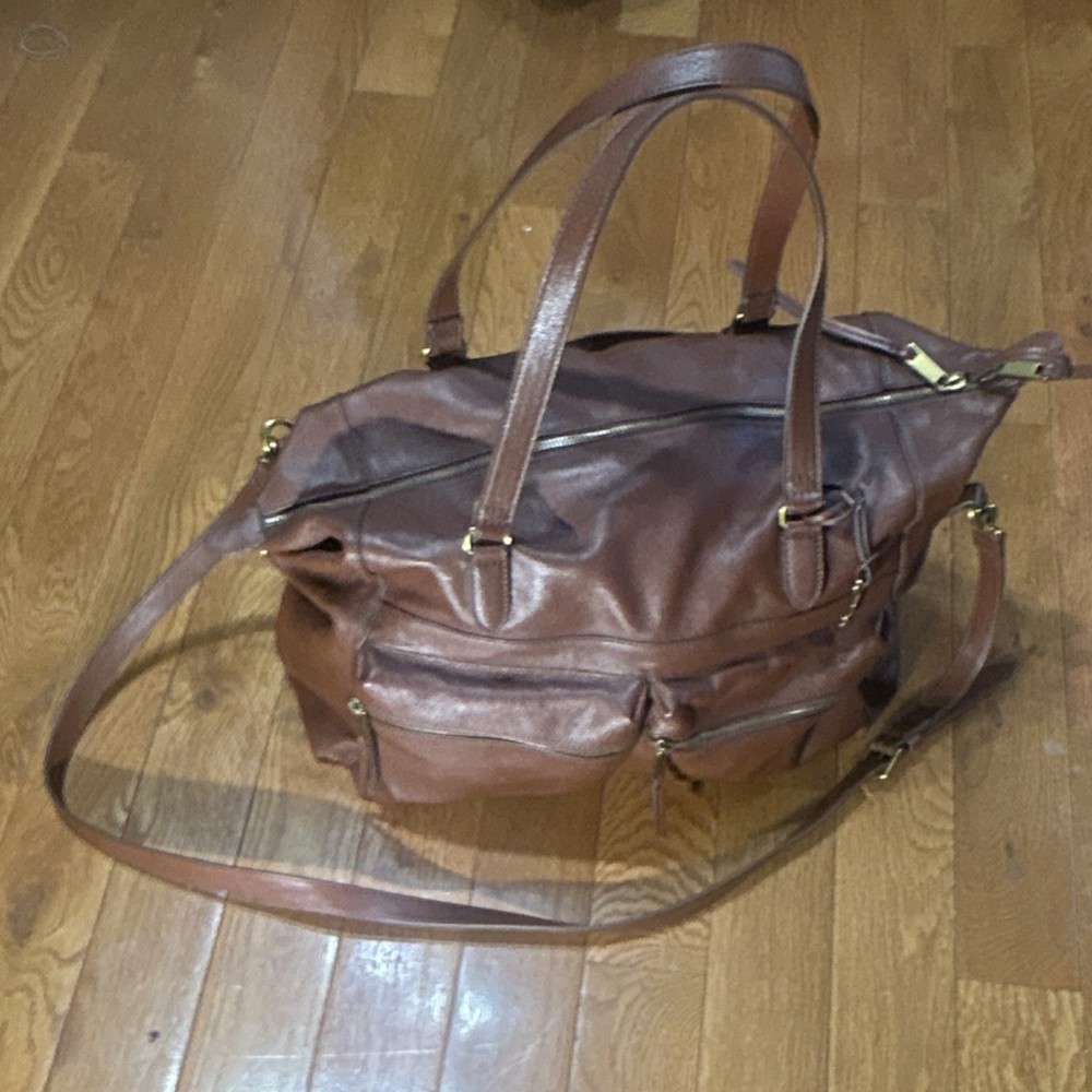 Leather Duffle Bag Brown Adjustable Straps Zipper Closure Multiple Compartments