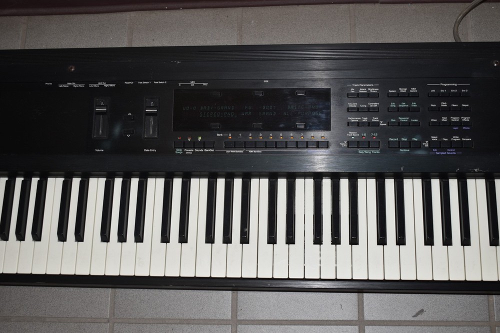 Ensoniq TS-12 Performance / Composition Synthesizer Keyboard -WILL SHIP (MYA93)