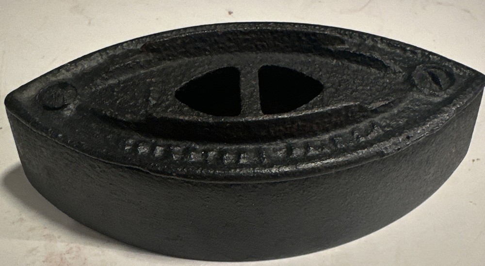 Antique Iron -no Handle/ 2.7 Lb