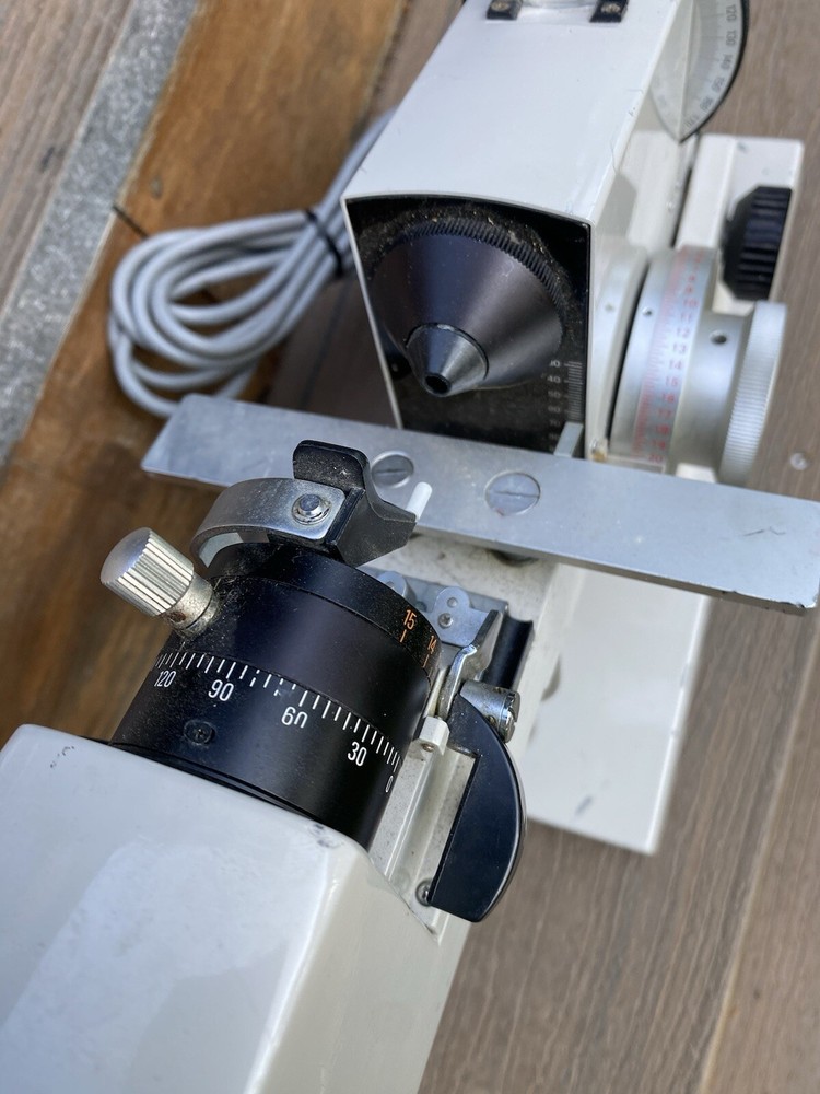 Burton 2020 Lensmeter
