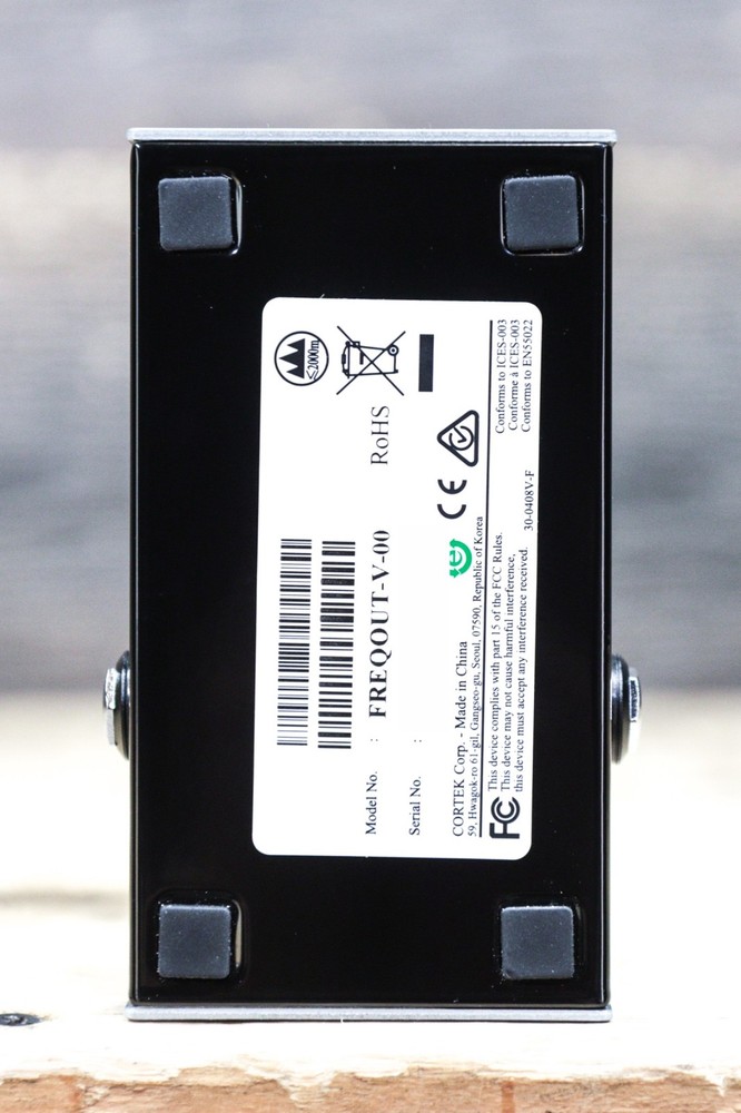 DigiTech FreqOut Natural Feedback Creator 7-Harmonic Feedback Types Effect Pedal