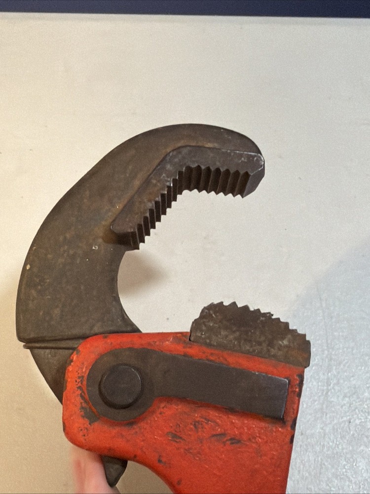 "RIDGID RAPIDGRIP" 12" Pipe Wrench H.D. Ridge Tool Company