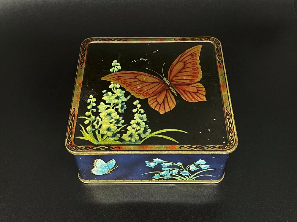Macfarlane Lang - Butterfly Biscuit Tin 1929