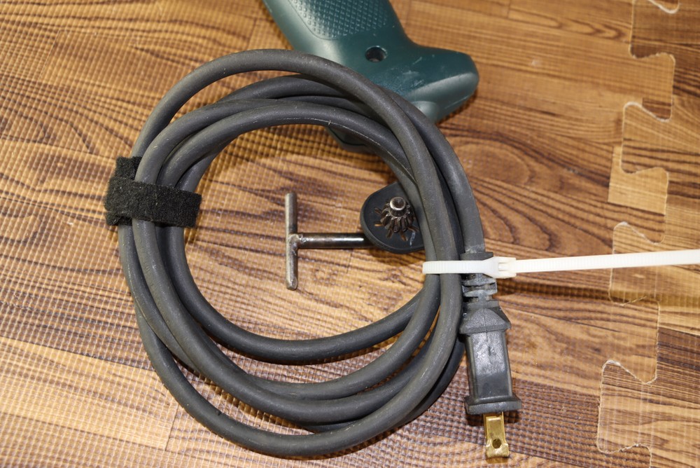 BLACK & DECKER DR200 Corded Drill 4A Amp