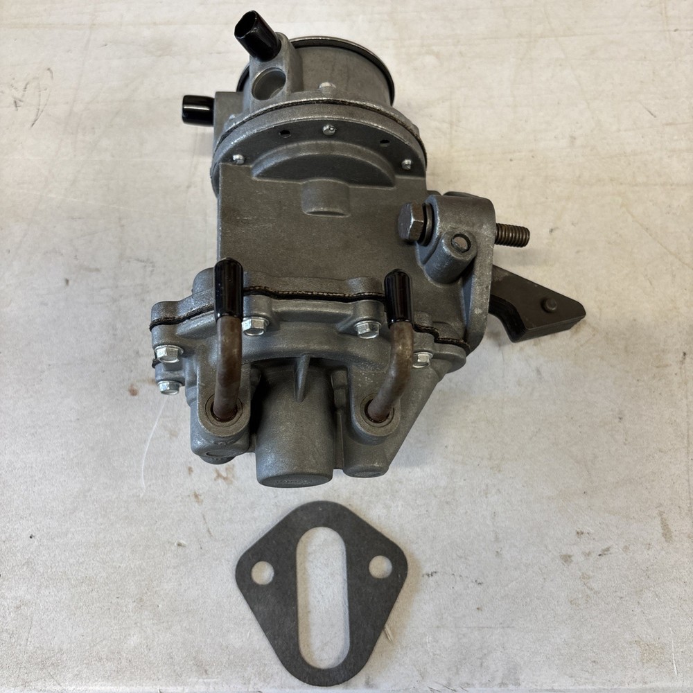 M-151 A1 A2 Take-off Combination Fuel / Vacuum Pump NOS Surplus Part