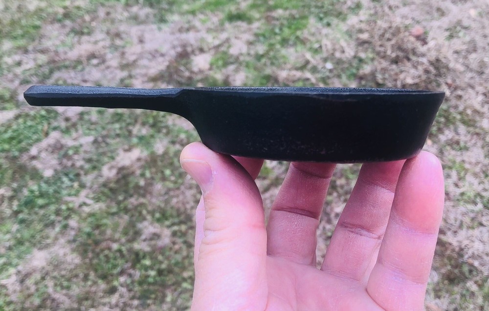 Small Size Cast Iron SKILLET 3.5" in Diameter #6??