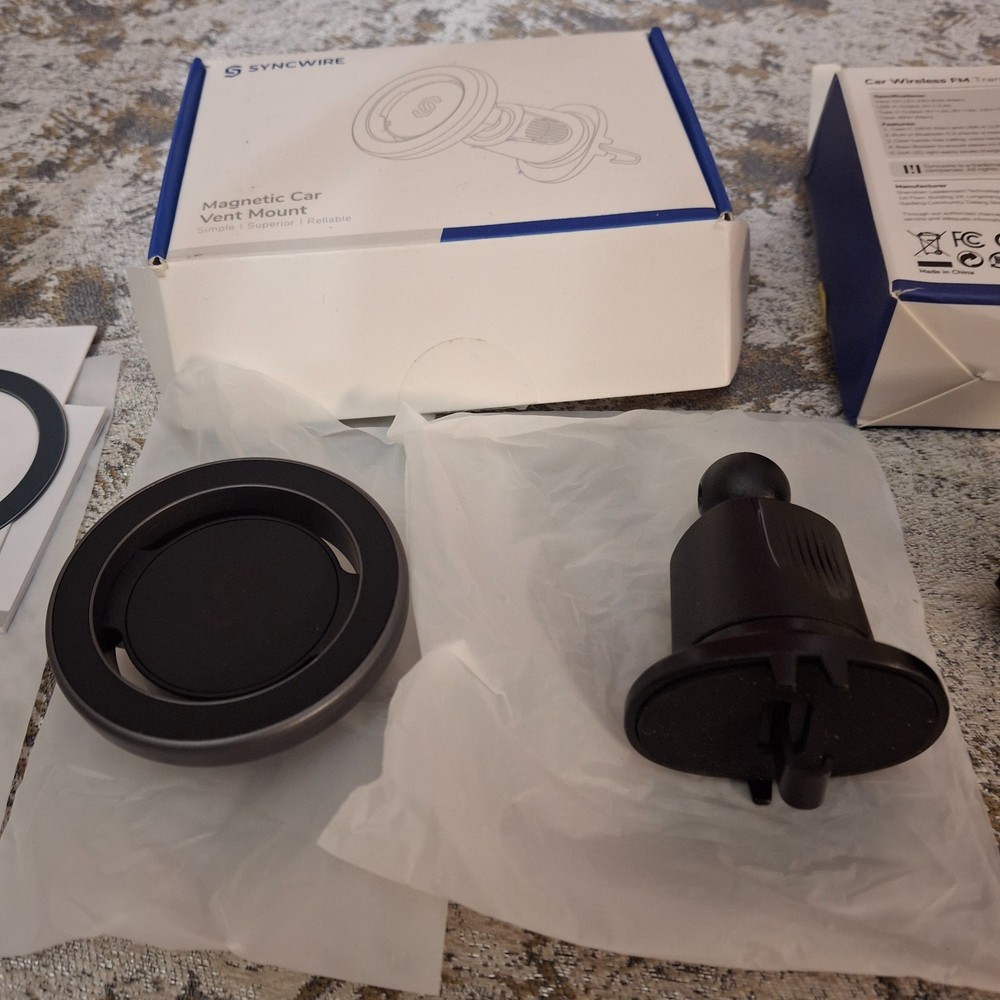 SyncWire Wireless FM Transmitter Bluetooth & Magnetic Car Vent Mount MagSafe