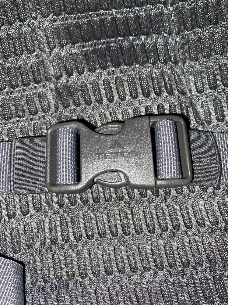 TETON SPORTS HYDRATION BLADDER PACK BACKPACK H20 (MISSING BLADDER )