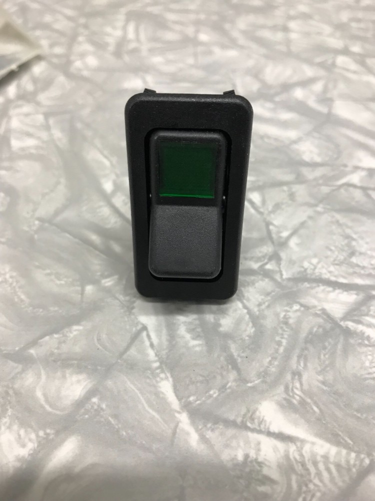 International 1677051C1 Rocker Switch