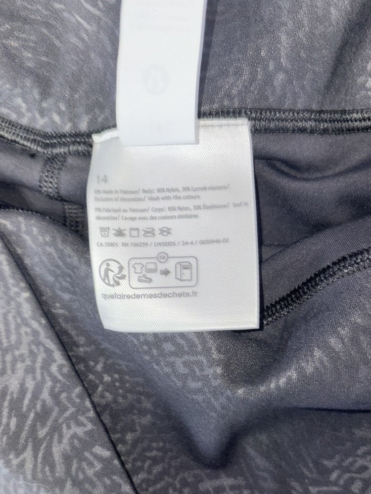 NWT🖤LULULEMON🖤SIZE 14🖤ALIGN HR 25” W/POCKETS🖤AUTHENTIC🖤RIPPLE EMBOSS BLACK