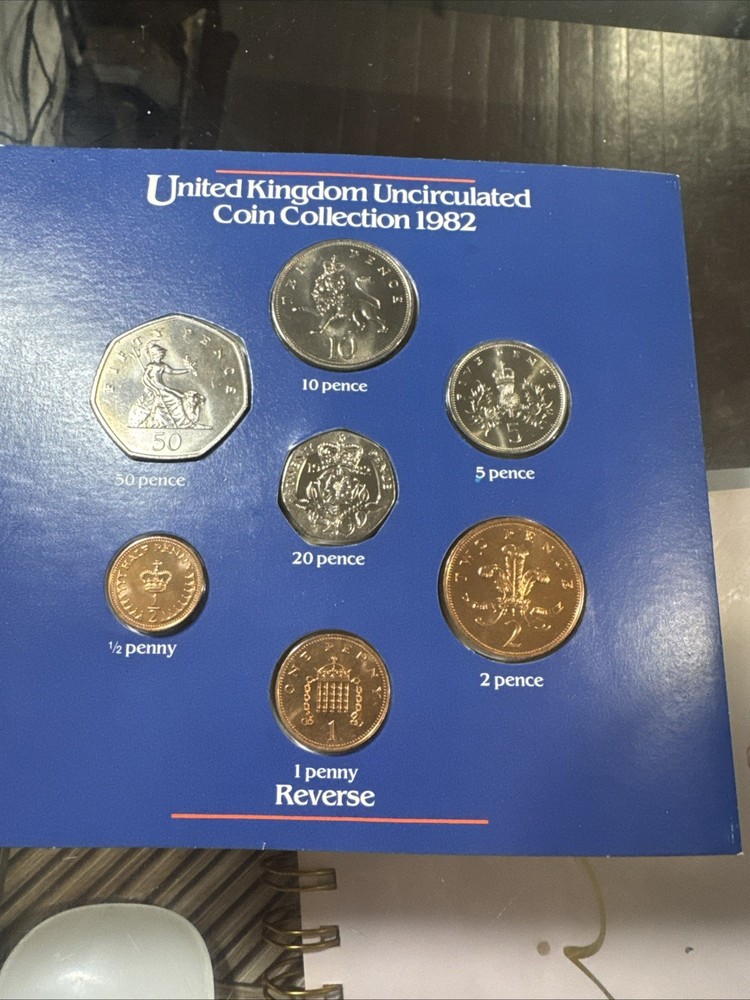 GREAT BRITAIN     COIN SET  ,    1982  UNC.