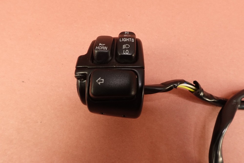 2000-2006 Harley Davidson FLHT Electra Glide LEFT HANDLEBAR SWITCH TURN SIGNAL