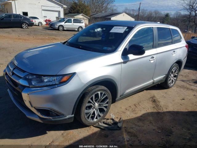 OUTLANDER 2017 Glove Box 4944629