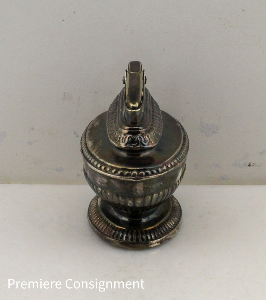 Vintage Ronson Queen Anne table top lighter