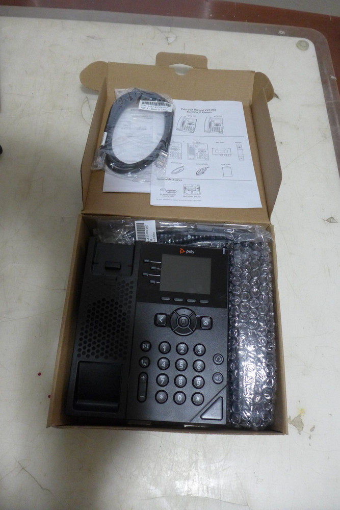 A5  POLYCOM POLY VVX-250 IP  PHONE NEW. FREE SHIPPING
