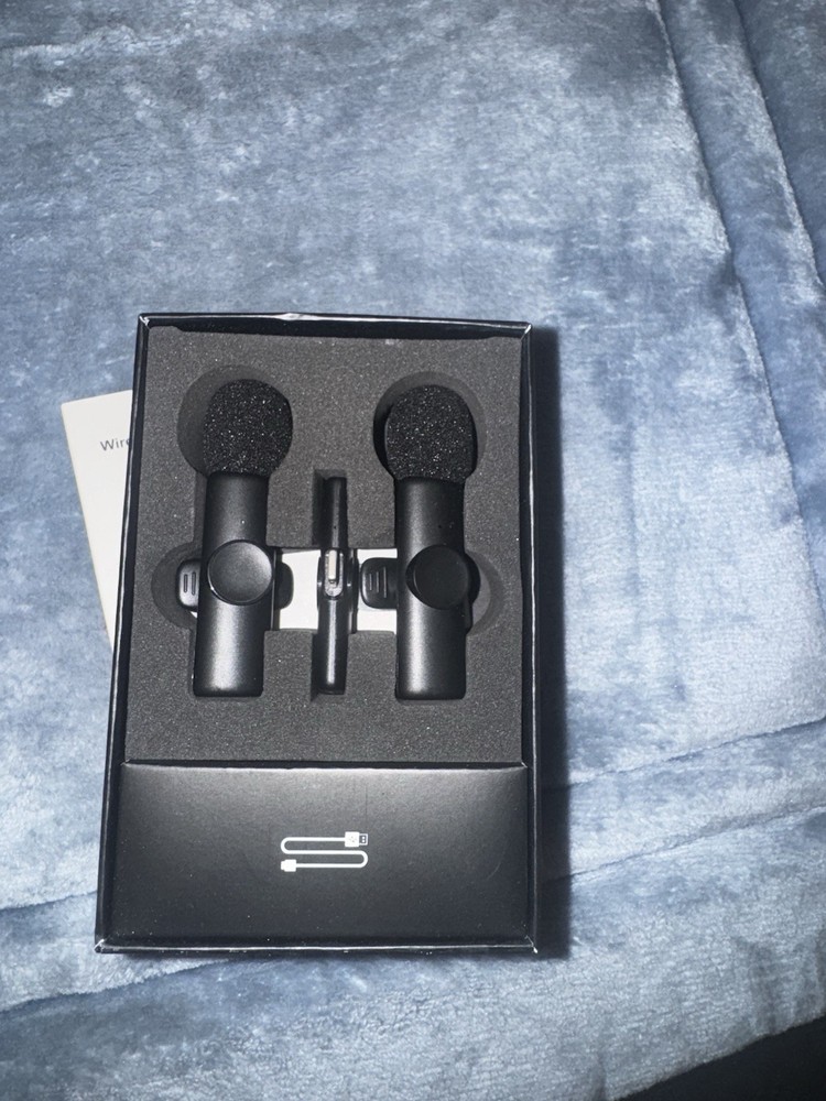 Wireless Lavalier Microphone Set, Dual Mics, Black, for iPhone