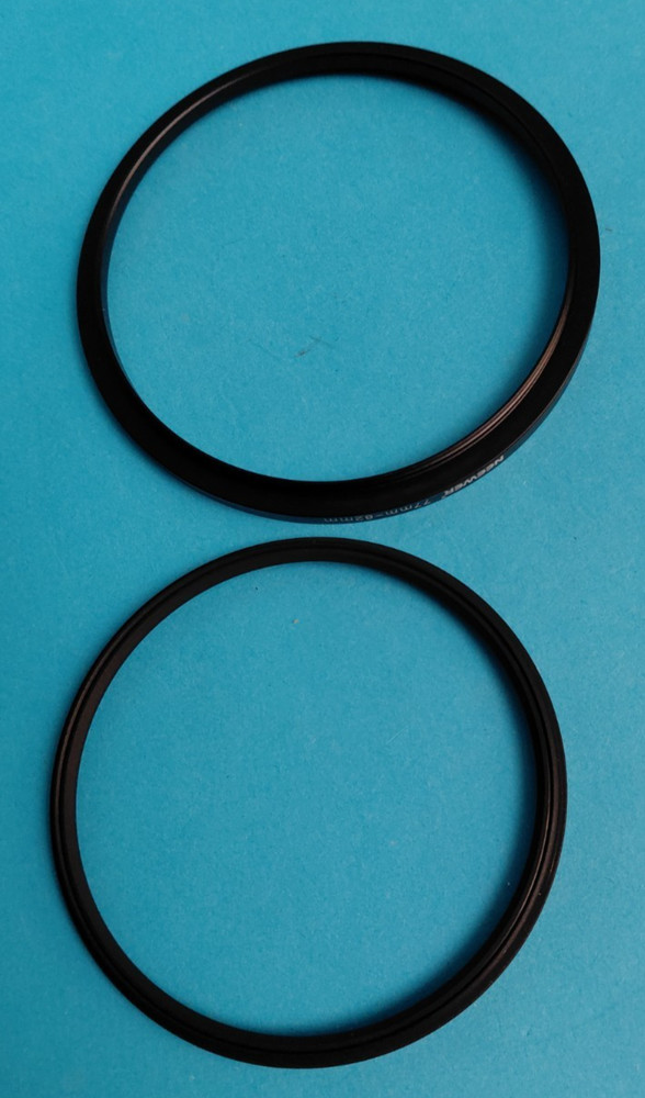 Neewer 77-82mm Step Up Ring Adapter