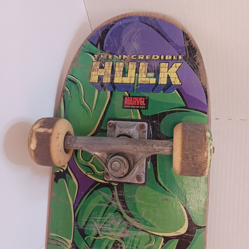 Vintage 2002 Marvel The Incredible Hulk Caution Skateboard Complete