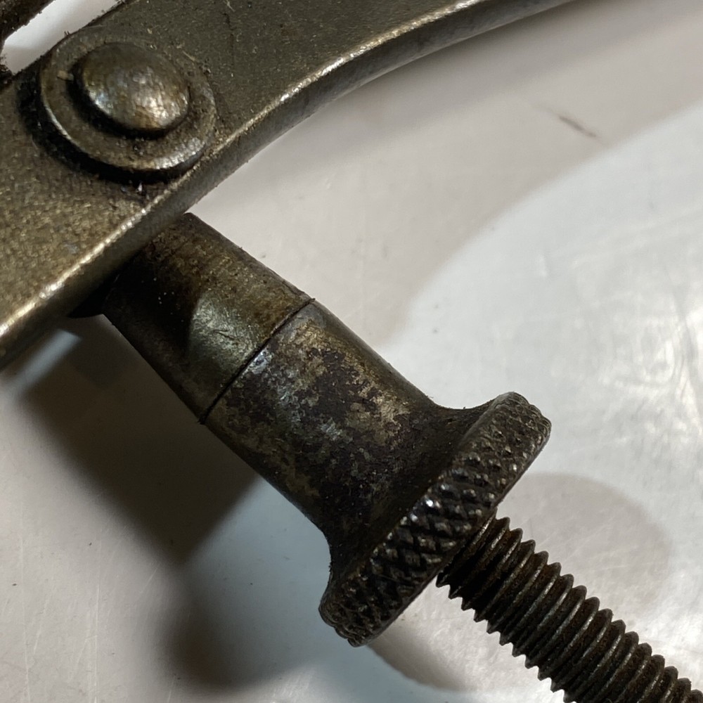 Unbranded 6.5” Yankee Spring-Type Outside Caliper, Solid Nut, Flat Leg, 0-6"