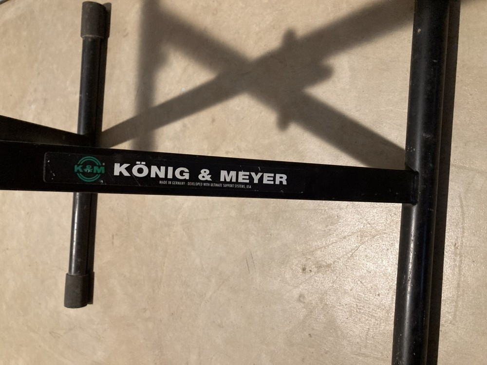 Konig & Meyer Keyboard Stand, very good condition